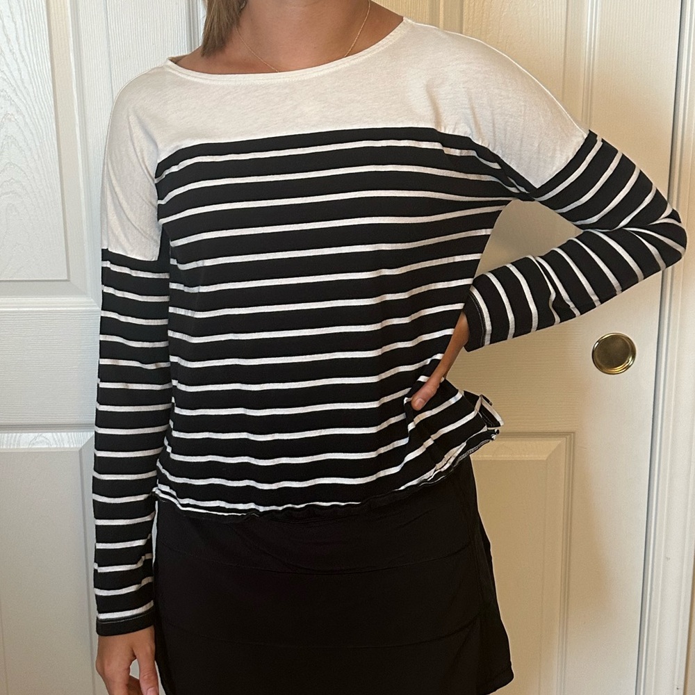 ❤️Black and Cream Striped Top Size Medium